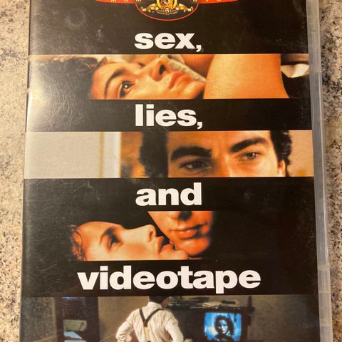 Sex, lies and videotape. Norsk tekst.