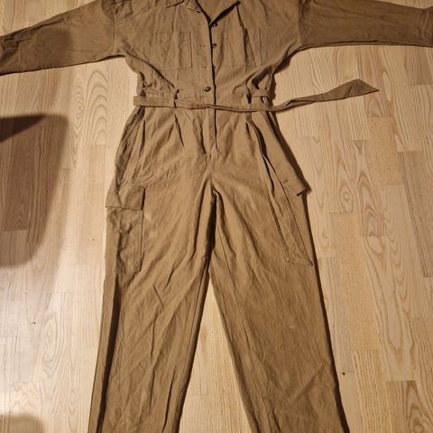 Kul jumpsuit fra Hm selges