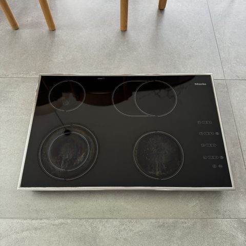 Miele Koketopp KM 468 (rustfritt stål) - 80 cm