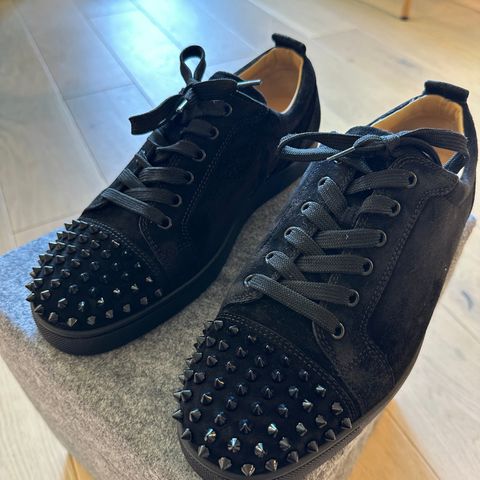 Christian Louboutin junior spike