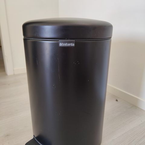 Brabantia pedalsøppelbøtte 20L