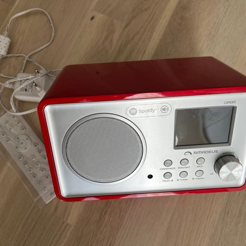 Amadeus DAB-radio rød