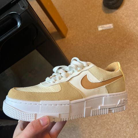 Nike Airforce 1 pixel