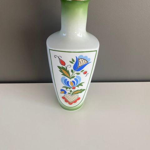 Polsk porselen vase selges