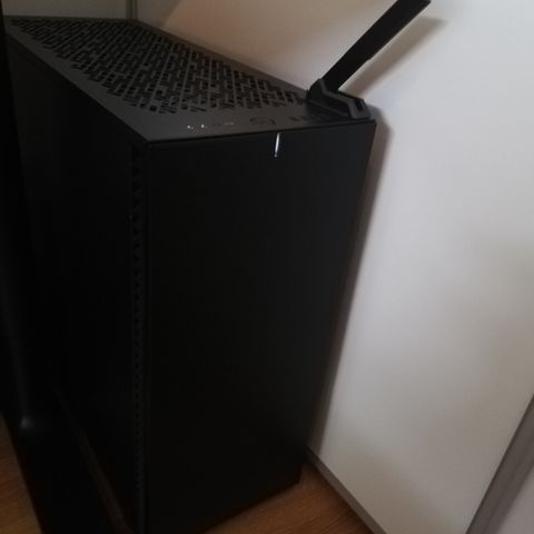 Selger i7/14700k gaming PC (uten skjermkort/ssd/HDD)