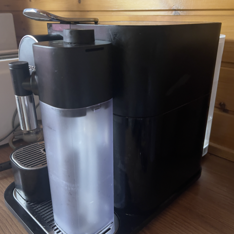 Nespresso Delonghi Grand Lattissima