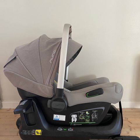 Bilstol og base med isofix, 40-83cm, opp til 13kg. Nuna PIPA NEXT.