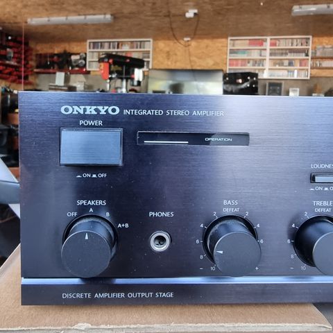 Onkyo  A 8130