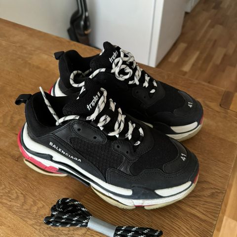 Balenciaga Triple S - nesten ubrukt