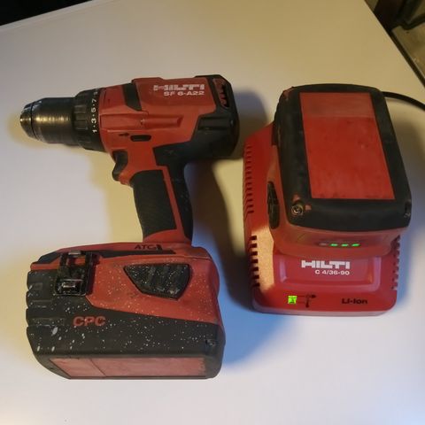 Hilti Drill med 2stk. Batteri og lader