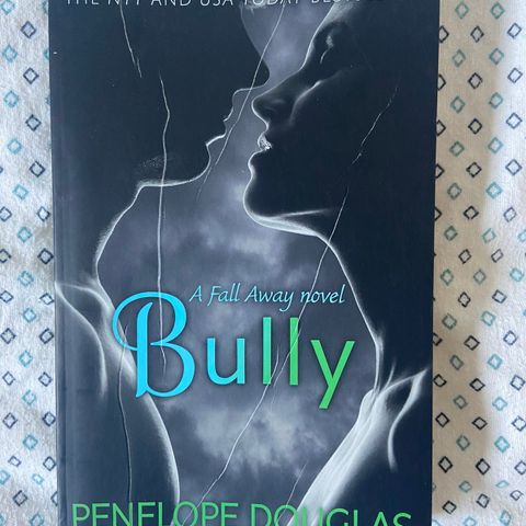 Bully av Penelope Douglas