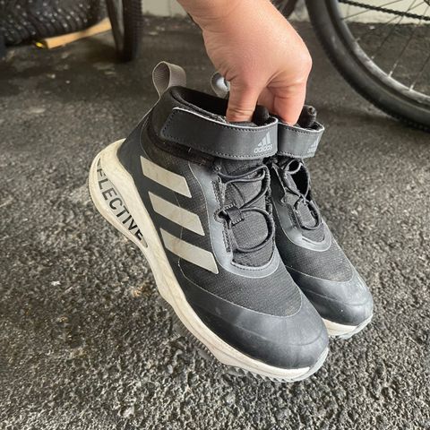 Adidas sko