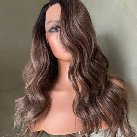 SALG. Natural Balyage Parykk. Syntetisk Lace Front