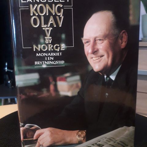 Kong Olav V av Norge - 1992 bok Lars Roar Langslet