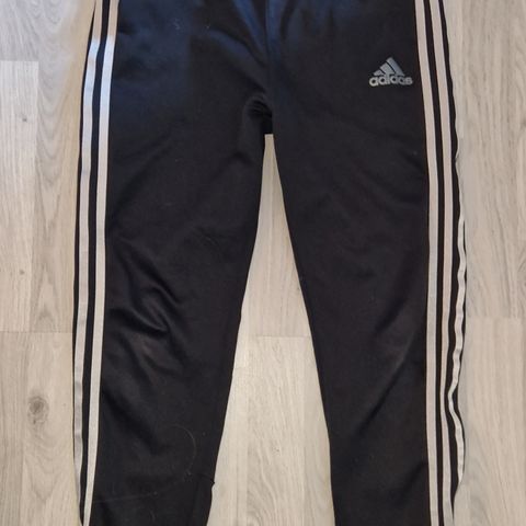 Adidas bukse str 164