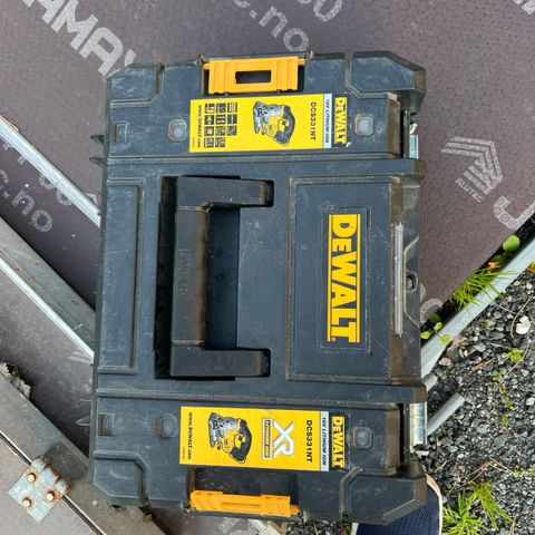 Dewalt stikk sag