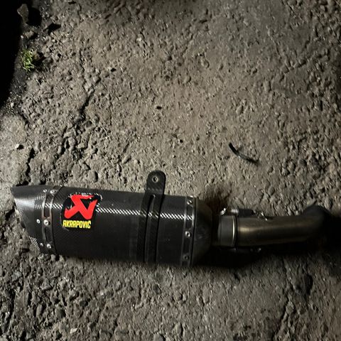 Akrapovic endestuss