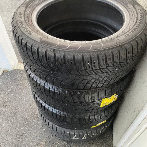 4stk lite brukt 205/55 R16 piggfri vinterdekk