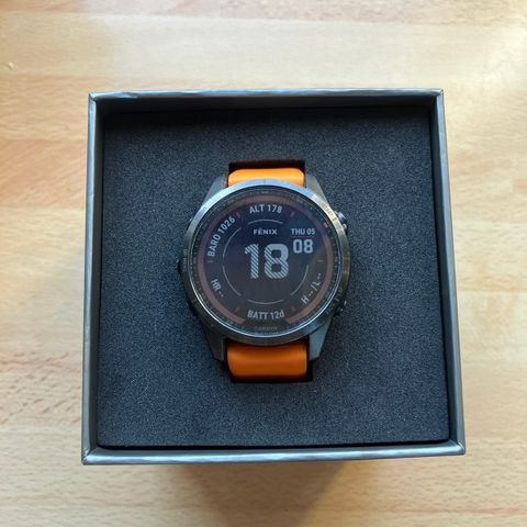 Garmin Fenix 7s Sapphire Solar