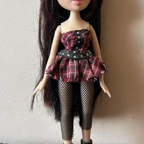 BRATZ DEN PÅ BILDET ØNSKES KJØPT 🖤