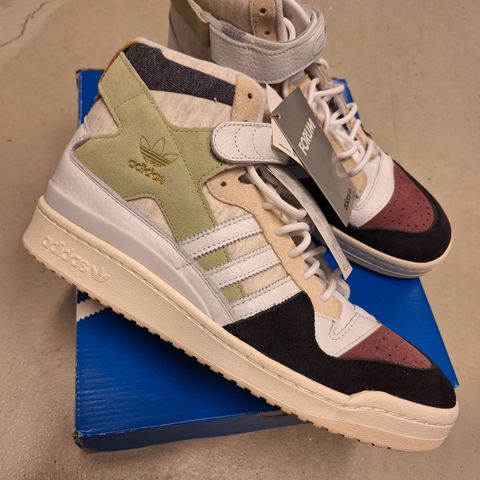 Adidas Forum 84 spesial edition