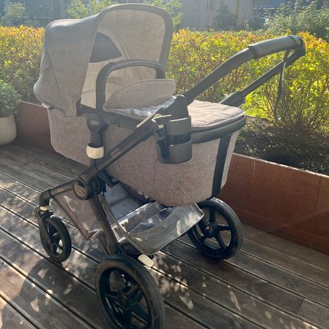 Bugaboo fox 2 vogn med masse tilbehør selges.