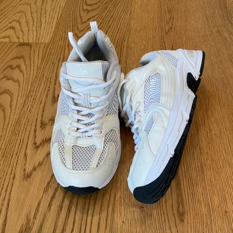 Famme «90s trainers» i str. 39