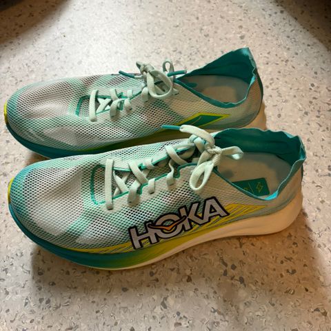 Hoka cielo road str:40