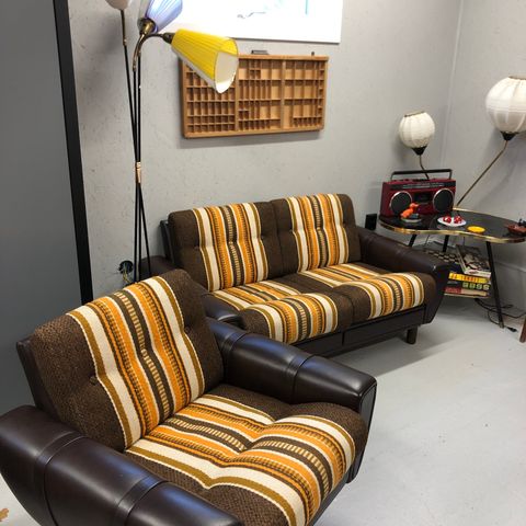 Retro sofa og svingstol fra 70-tallet