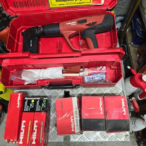 Hilti boltepistol DX 460 MX72 - med 600 drivpatroner og 600 skuddspiker