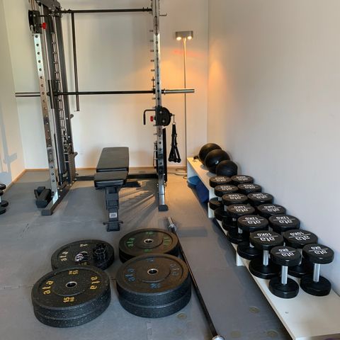 Manualer, vektstang m/ bumper plate pakke, justerbar benk alt fra ata