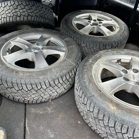 Vinterdekk 215/60 R16