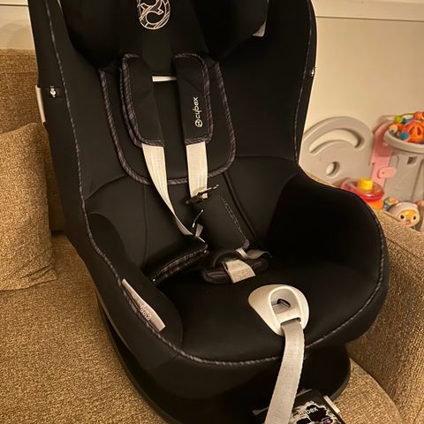 Cybex sirona bilstol med base