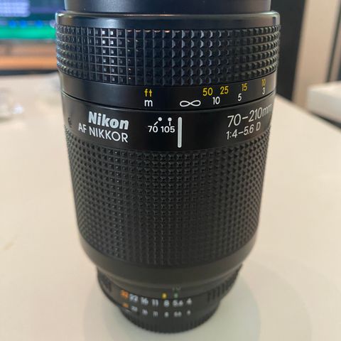 Nikon AF Nikkor 70-210mm f4-5.6 D