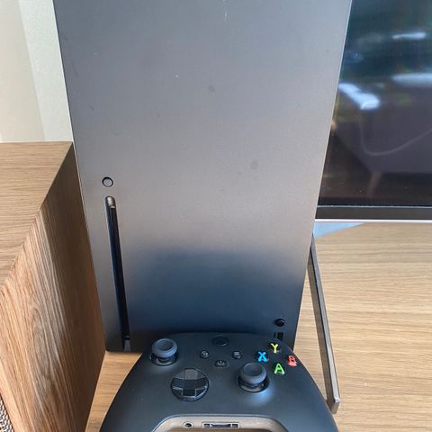 Selger pent brukt Xbox series x