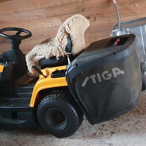 Stiga traktor klipper selges