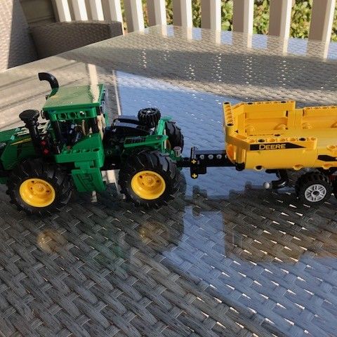 Lego Technic  42136 John Deere 9620R 4WD Traktor