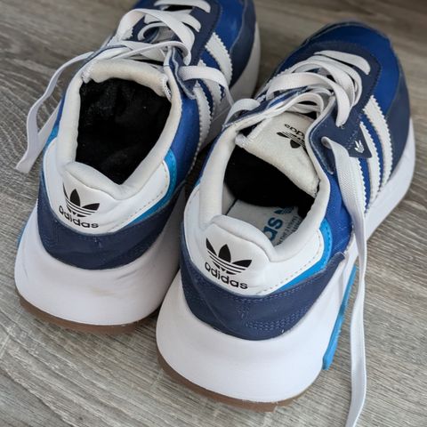 Adidas sko