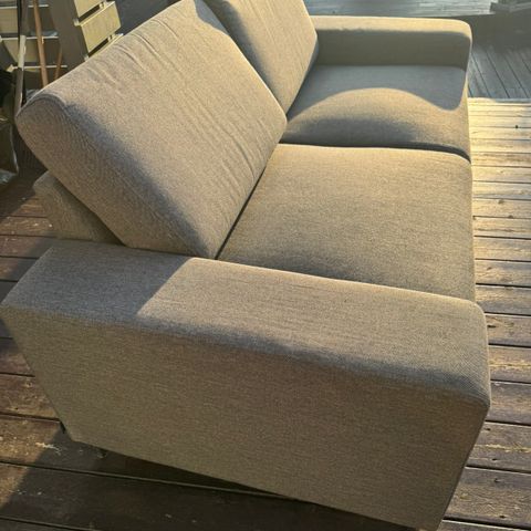 Hjellegjerde sofa med sjeselong