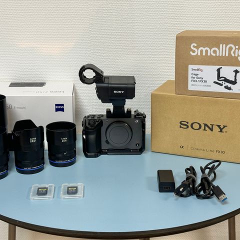 Sony FX30 med Zeiss Loxia Objektiv Kit