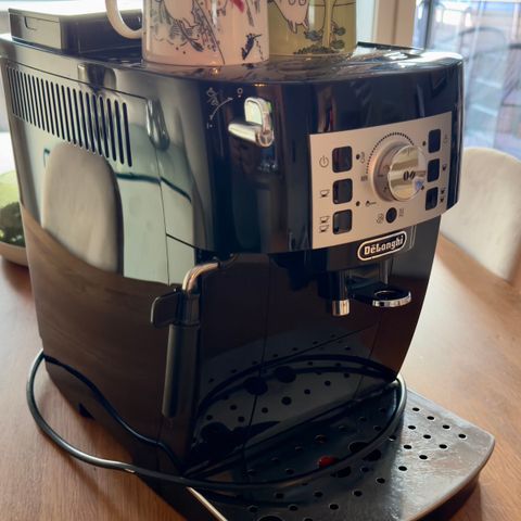 Pent brukt Delonghi kaffemaskin