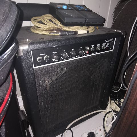 Fender frontman 25b