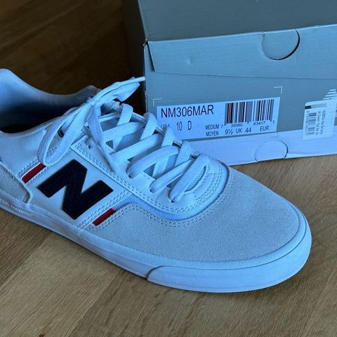 Hvite NEW BALANCE SNEAKERS str 43/44 - NYE og ubrukte