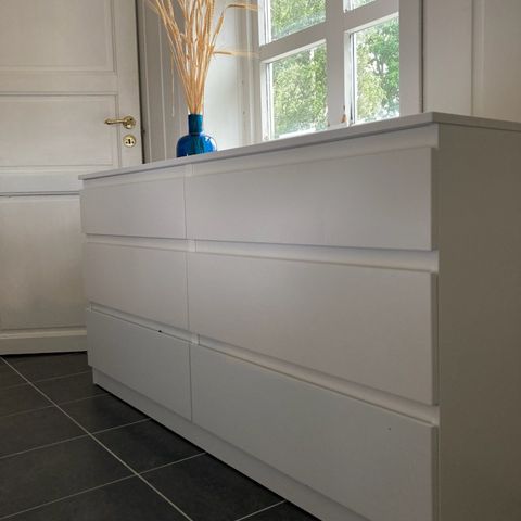 Malm kommode reservert