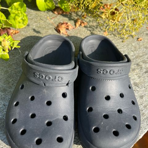 Crocs sorte str 4 • 6