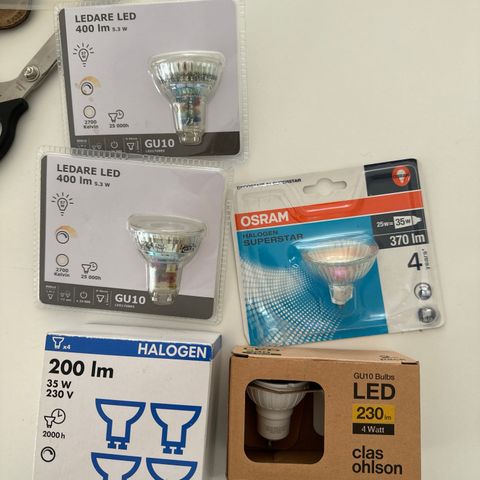 lyspærer GU10 LED og Halogen