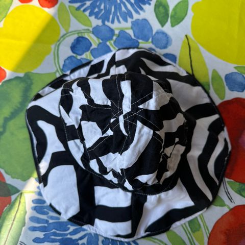 Marimekko x h&m bucket hat