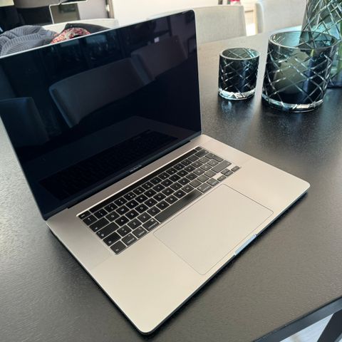 MacBook Pro 16” 64GB RAM 1 TB SSD