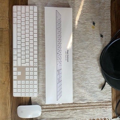 APPLE Magic Keyboard + Mouse