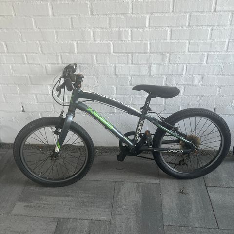 Grønn XEED XCR KID 20" rammestørrelse /Ny koster 3600kr /Barnesykkel